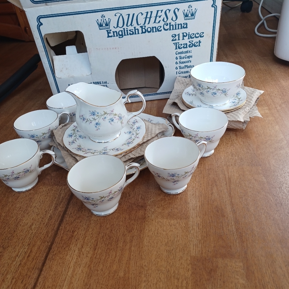 Vintage Duchess Bone China Tea Set Tranquility pattern 21 pc. Set never … - Picture 1 of 8